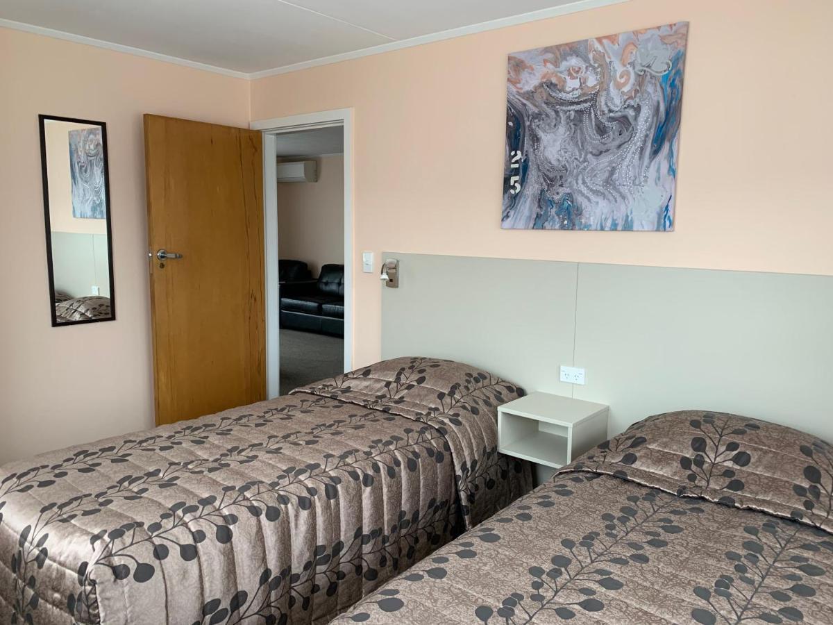 Kingswood Motel Waimate Exteriör bild